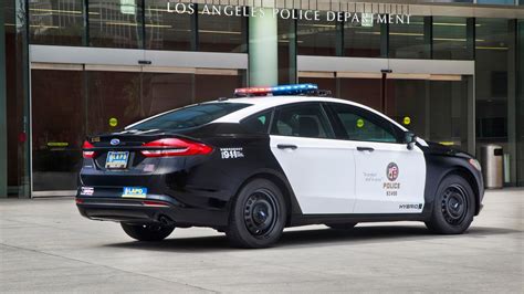Inilah Mobil Polisi Dengan Teknologi Hybrid Pertama Di Dunia