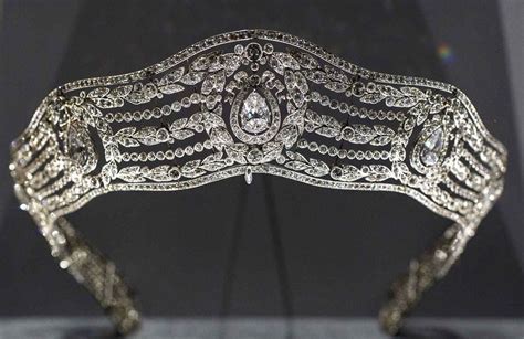Larger Close Up Of The Cartier 1909 Tiara Diamond Tiara Tiaras