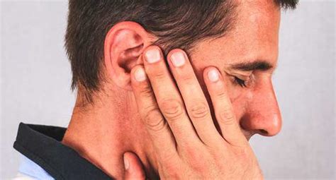 Fluid Behind The Ear Causes Symptoms And Treatment