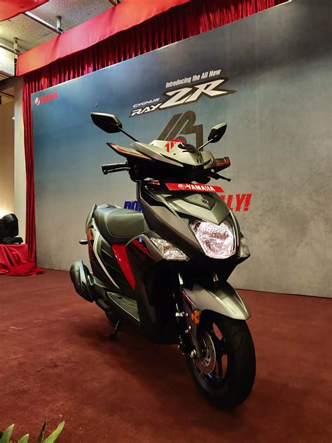 The ray zr 125 is built around a new chassis weighing 99kg, 4kg lesser than its predecessor. YAMAHA RAY ZR STREET RALLY - AUTOLIFE NEPAL