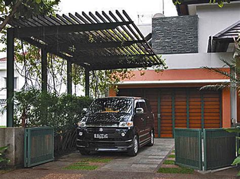 23 desain garasi mobil minimalis dengan pintu samping rumah ndik via ndikhome.com. 10 Gambar Garasi Mobil Rumah Sederhana | RUMAH IMPIAN