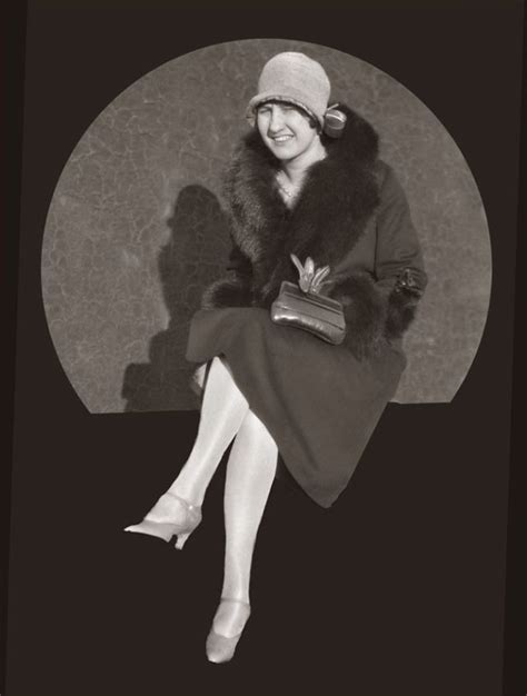 icon of the roaring twenties 35 cool pics that defined flapper styles in the 1920s ~ vintage