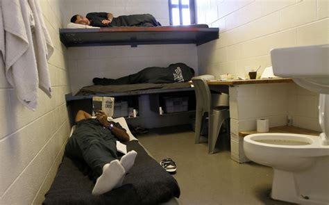 Gwinnett Inmates Crowded Even As Jail Beds Go Unused