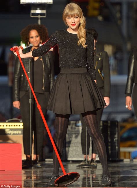 Taylor Swift Flaunts Her Slim Pins In A Skater Skirt For Gma Concert