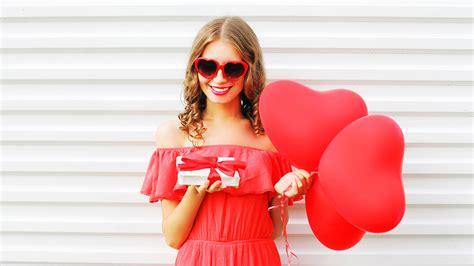 The best gifts for aries women are the combination of unique and thoughtful. Perfect Gifts For an Aries Man - 5 Gifts That Aries Men ...