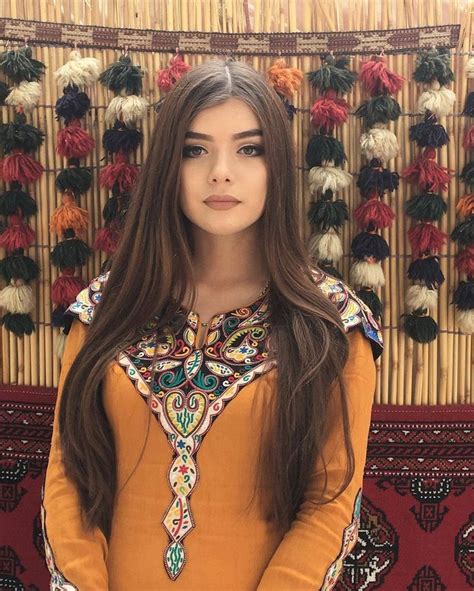 Turkmen girl Turkmenistan Туркмения Kadın Kızlar Giyim