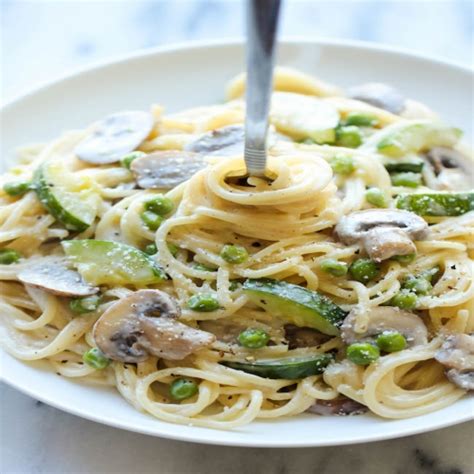 Spaghetti One Pot Zucchini Mushroom Pasta
