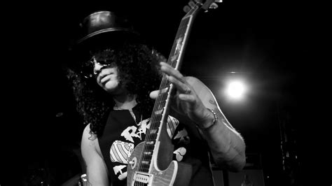 Slash live, on stage and in concert with guns n' roses, slash's snakepit, velvet revolver and myles kennedy. Slash Talks Guns N' Roses' Future, New Album 'Apocalyptic ...