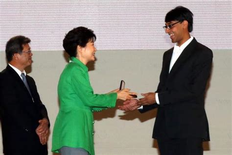 Indian Origin Mathematician Manjul Bhargava Wins Fields Medal Livemint