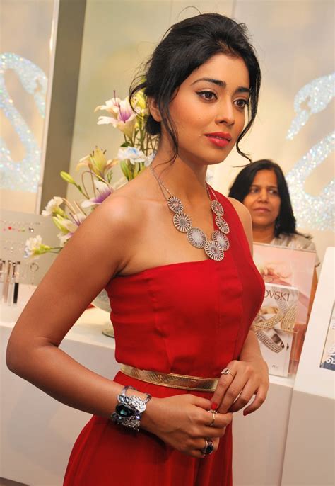 Shriya Saran Hot Sexy Beautiful Latest Unseen Wallpapers Pictures