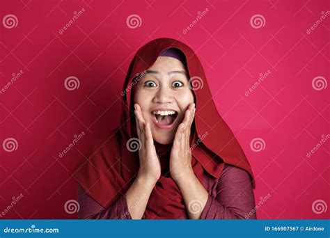Cute Muslim Lady Shows Shocked Surprised Face With Open Mouth Stock Image Image Of Emotion