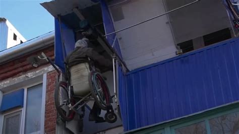Wheelchair Bound Russian Man Builds Solar Powered Elevator To Hoist
