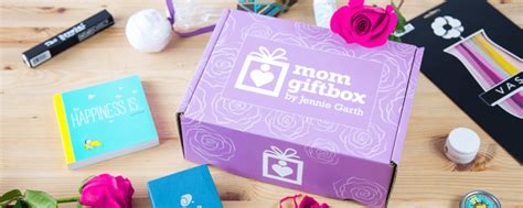 Pinchme gives away completely free boxes of a variety of samples including baby samples every month! New Subscription Box Alert: Mom Gift Box by Jennie Garth ...