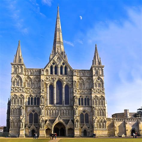 10 Iconic Gothic Buildings To See In The Uk Gothic Architecture