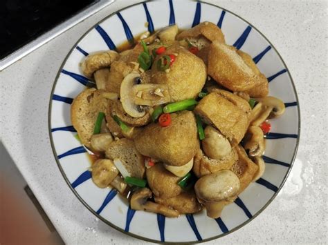 【红烧油豆腐的做法步骤图，红烧油豆腐怎么做好吃】dora蜗牛 下厨房