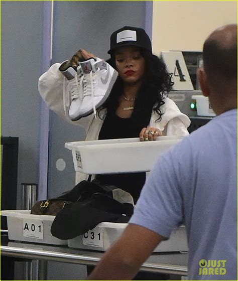 Rihanna Goes Through Security Before Jetting Out Of Lax Photo 3162129 Rihanna Photos Just