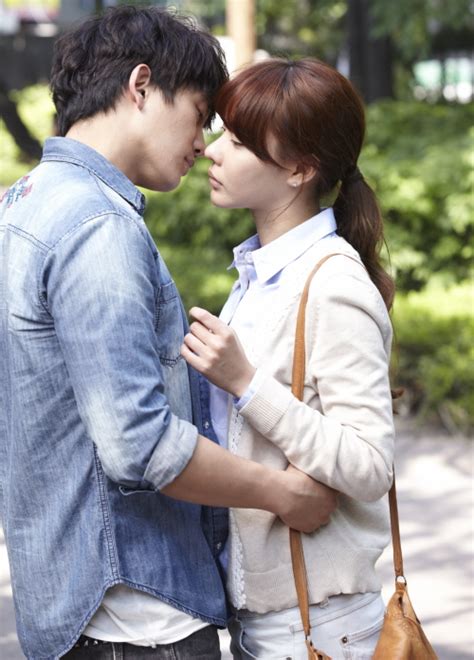 Ji Sung And Kim Ah Joong Share A Steamy Kiss Scene In Bed Soompi