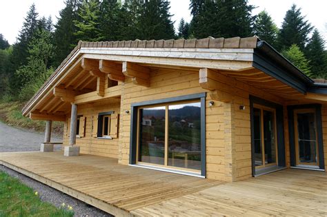 Maison en bois écologique dans les Vosges parRovaniemi Maisons
