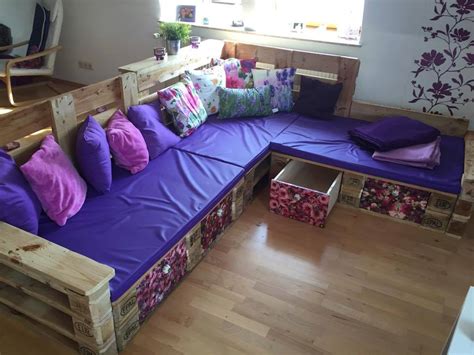 It will add a lot to living room aesthetics! DIY Pallet Sofa with Storage | Home Design, Garden ...