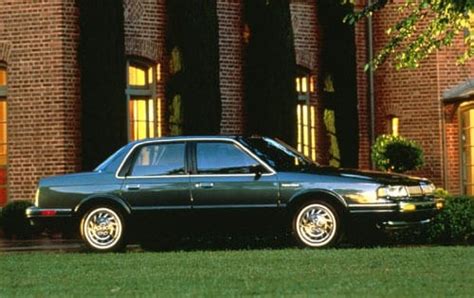 Used 1994 Oldsmobile Cutlass Ciera Prices Reviews And Pictures Edmunds