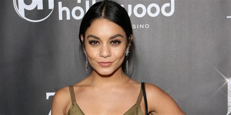 Vanessa Hudgens Made A Halloween Costume Out Of A Box Halloween Vanessa Hudgens Just Jared Jr