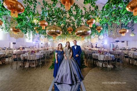 See How This Crazy Rich Asians Themed Debut Recreated The Movie S