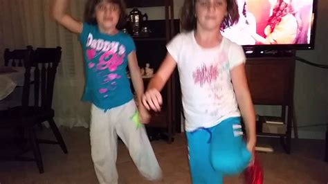 Twins Dancing Youtube