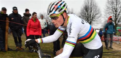 Adrie van der poel heeft maandag al zijn afspraken die gepland stonden afgezegd. Adrie van der Poel: "Op training gaat het de goede richting uit met Mathieu" | WielerFlits