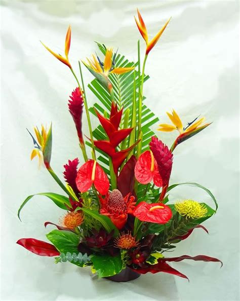 Pin By Filomena Soares On Decoration Ideas Tropical Centerpieces