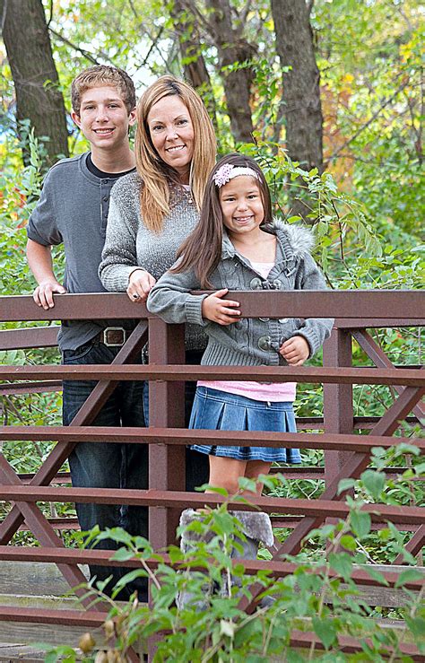 Fall Family Photo, Sibling photo, Fall | Sibling pictures, Sibling ...