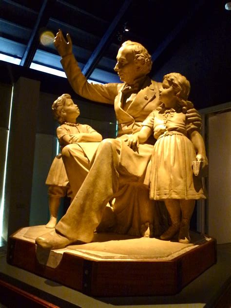 Andersens hus / museum, odense, denmark. HC Andersen statue | Hans Christian Andersen Museum ...