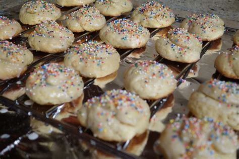 Anise cookies will make you a believer in the deliciousness of anise! Aunt Linda's Anisette Cookies | Anisette cookies, Liquor recipes, Sweet cookies
