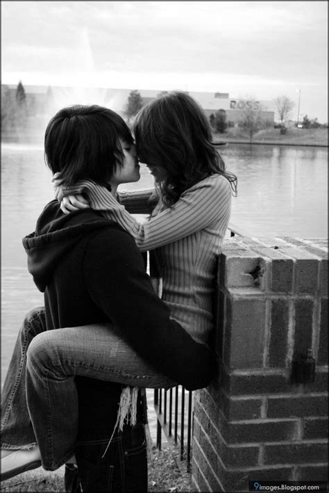 Hug Couple Love Kiss Feelings Water