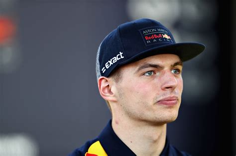 Video'shet regent primeurs voor max verstappen. Verstappen completes day of public service at Formula E ...