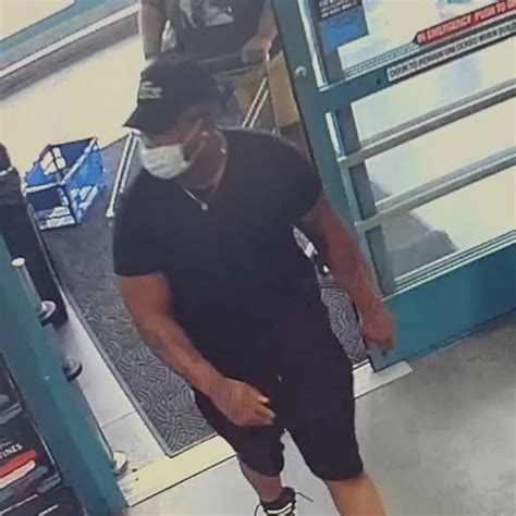 Know Him Police Asking For Help Iding Man From Area Wanted In Shoplifting Incident Putnam