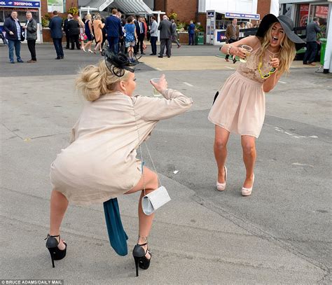 Grand National 2016s Aintree Ladies Day Sees Racegoers Put On A