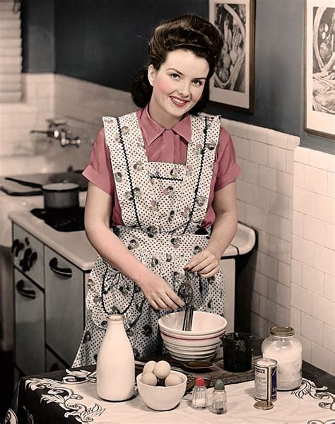 beautiful housewives in the 1940s 50s by calpin69 on deviantart beautiful housewife vintage