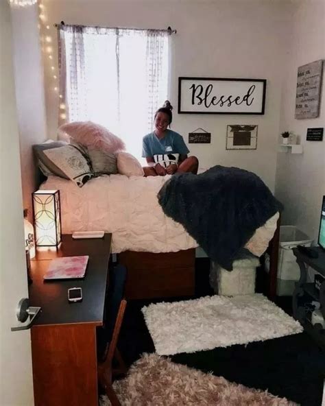 71 Awesome College Bedroom Decor Ideas And Remodel For Girl 34