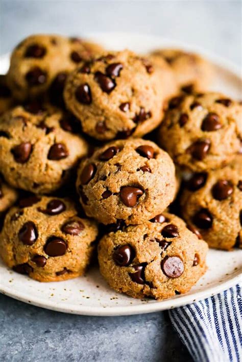 It's so delicious that you won't believe these cookies are actually healthier than the traditional shortbread cookie recipes. Keto Chocolate Chip Cookies - Paleo Gluten Free Eats