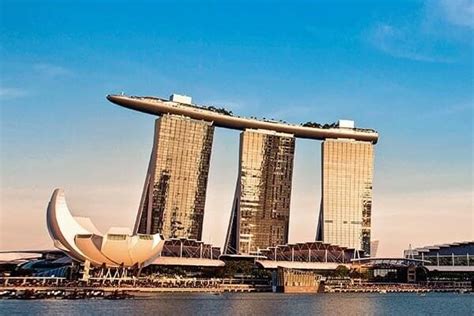 The hotel is at a walking distance from the famous orchard road, offering easy access to major shopping and entertainment centres of singapore. Marina Bay Sands Hotel New Years Eve 2020: Gala Dinner, Party