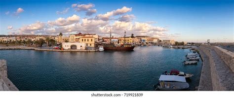 Venetian Harbour Panorama Boats Front Restaurants Stock Photo 719921839