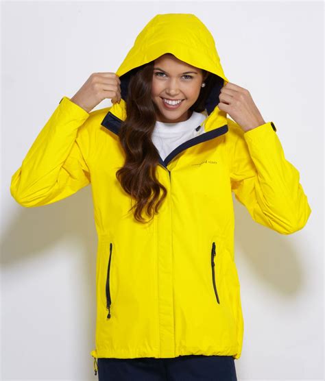 Vineyard Vines Stow And Go Rain Coat Perfect For The Upcoming Weather