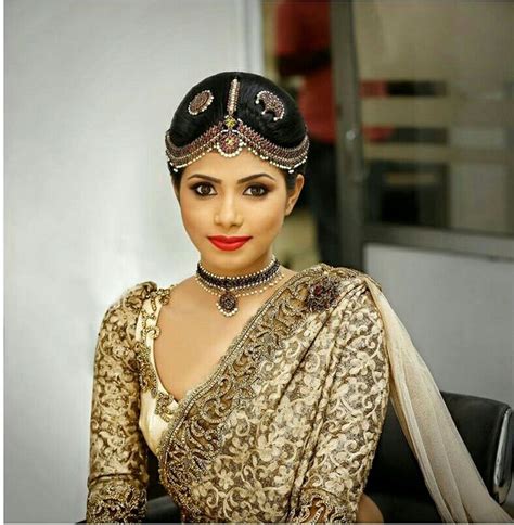 Modern Kandyan Bridal Saree Designs
