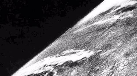 Se Cumplen 73 Años De La Primera Foto De La Tierra Desde El Espacio