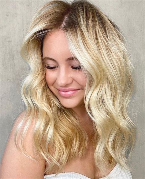 30 absolutely stunning honey blonde hair color ideas yellow blonde hair warm blonde hair