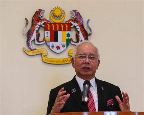 Hit By Scandal Malaysian Leader Silences Critics Media To Survive But