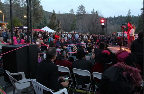 Photo Gallery Idyllwilds 53rd Annual Tree Lighting Ceremony Banning