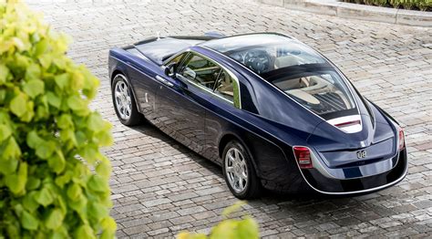 At the time of its may 2017 debut at the yearly concorso d'eleganza villa d'este event it. La exclusividad dentro de la exclusividad: Rolls-Royce ...