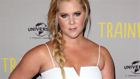 Amy Schumer Goes Topless On Instagram To Defend Controversies Nova 969