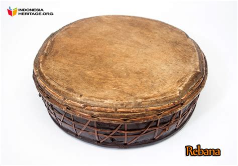 Tifa adalah alat musik yang berasal dari indonesia bagian timur, yaitu terdapat di maluku dan papua. √ 12+ Alat Musik Tradisional Riau Beserta Gambar (AKURAT)